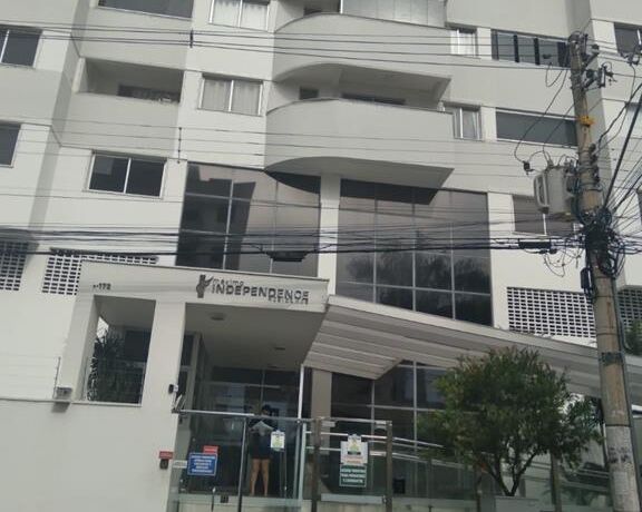 Apartamento na Vila Maria José